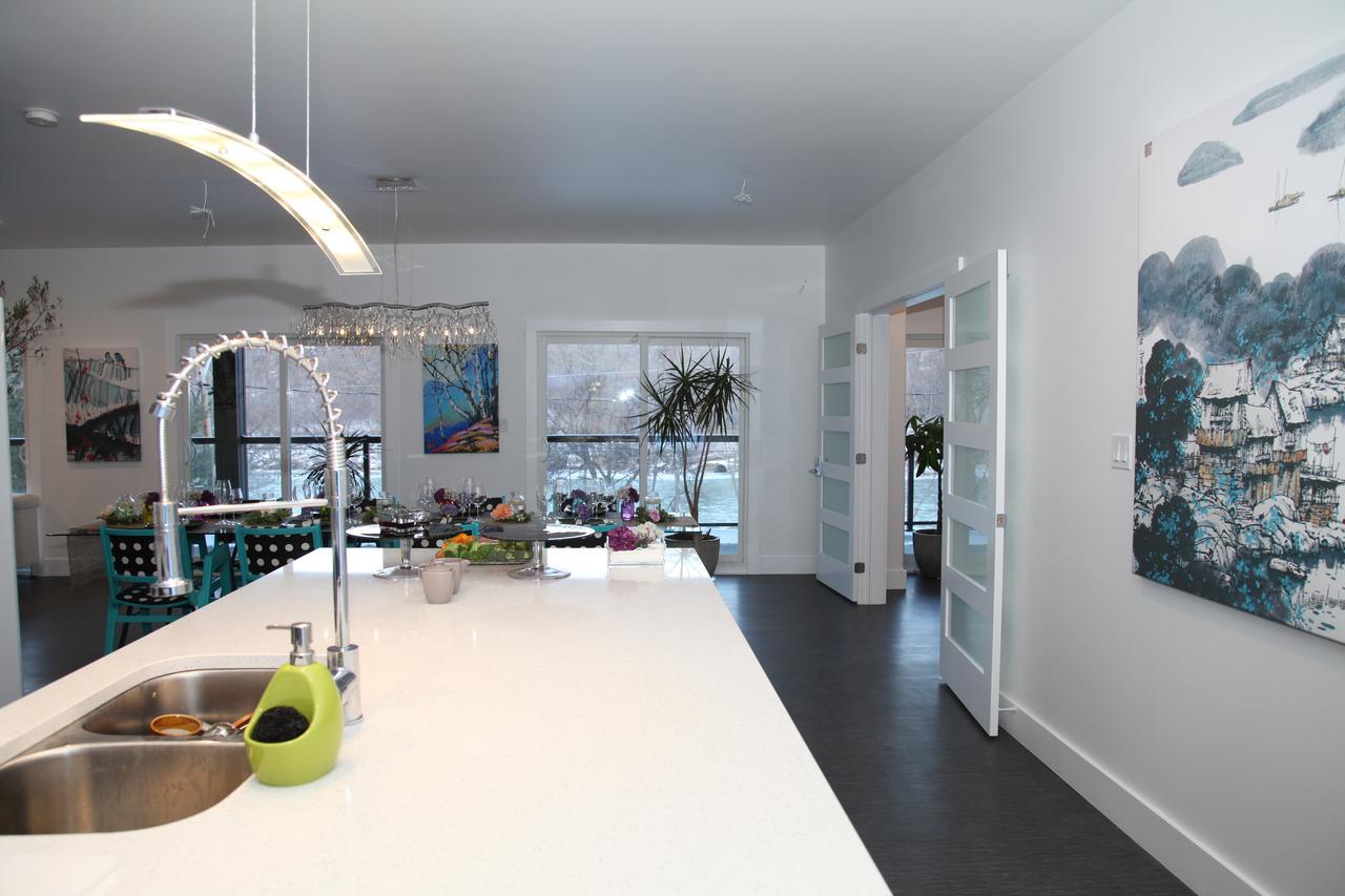 Lily'S House On The 12 Bed & Breakfast Saint Catharines ภายนอก รูปภาพ
