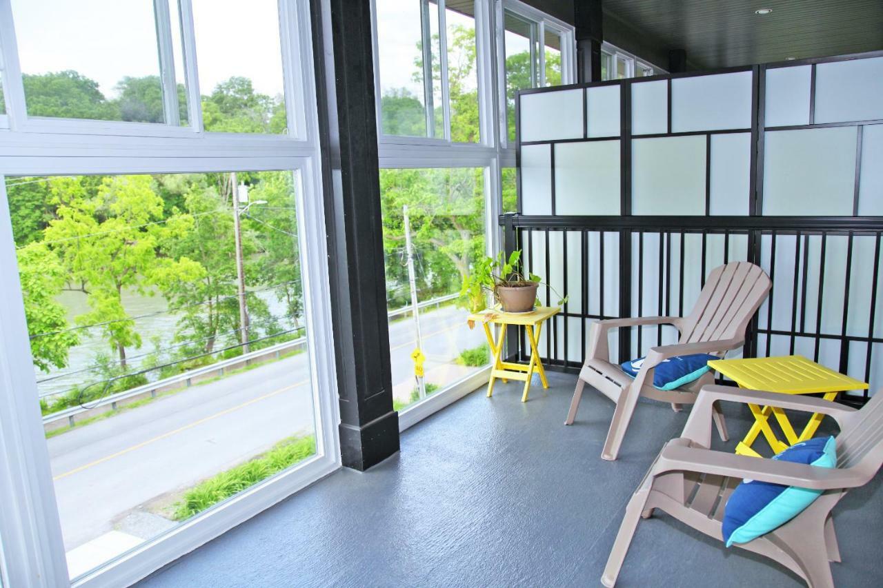 Lily'S House On The 12 Bed & Breakfast Saint Catharines ภายนอก รูปภาพ