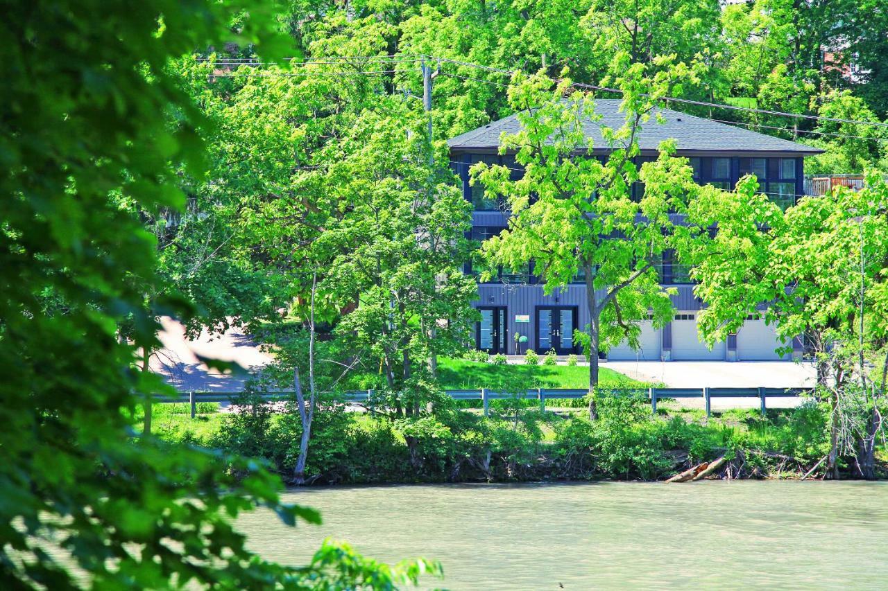 Lily'S House On The 12 Bed & Breakfast Saint Catharines ภายนอก รูปภาพ