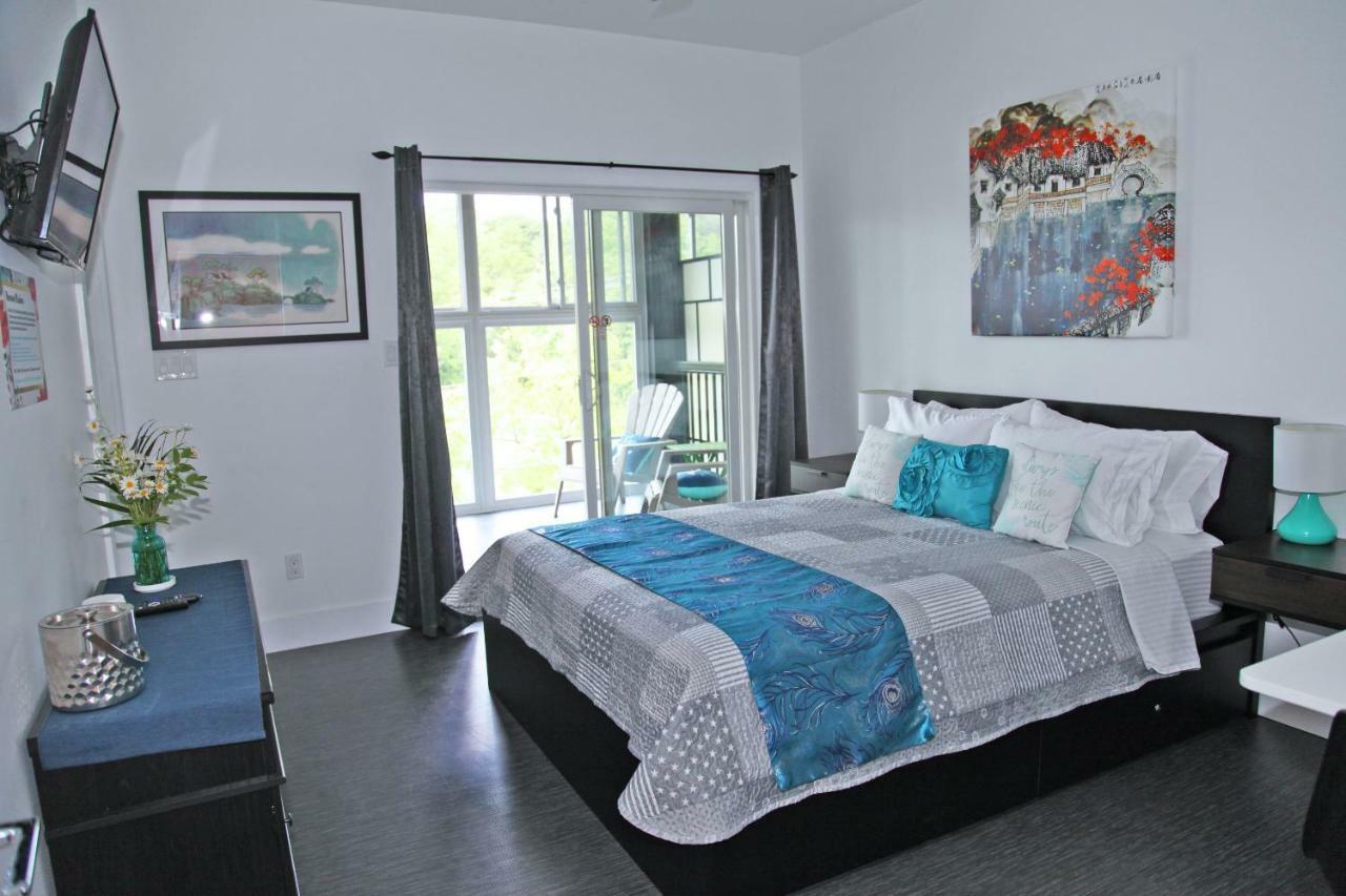Lily'S House On The 12 Bed & Breakfast Saint Catharines ภายนอก รูปภาพ