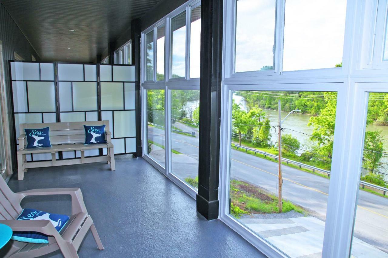 Lily'S House On The 12 Bed & Breakfast Saint Catharines ภายนอก รูปภาพ