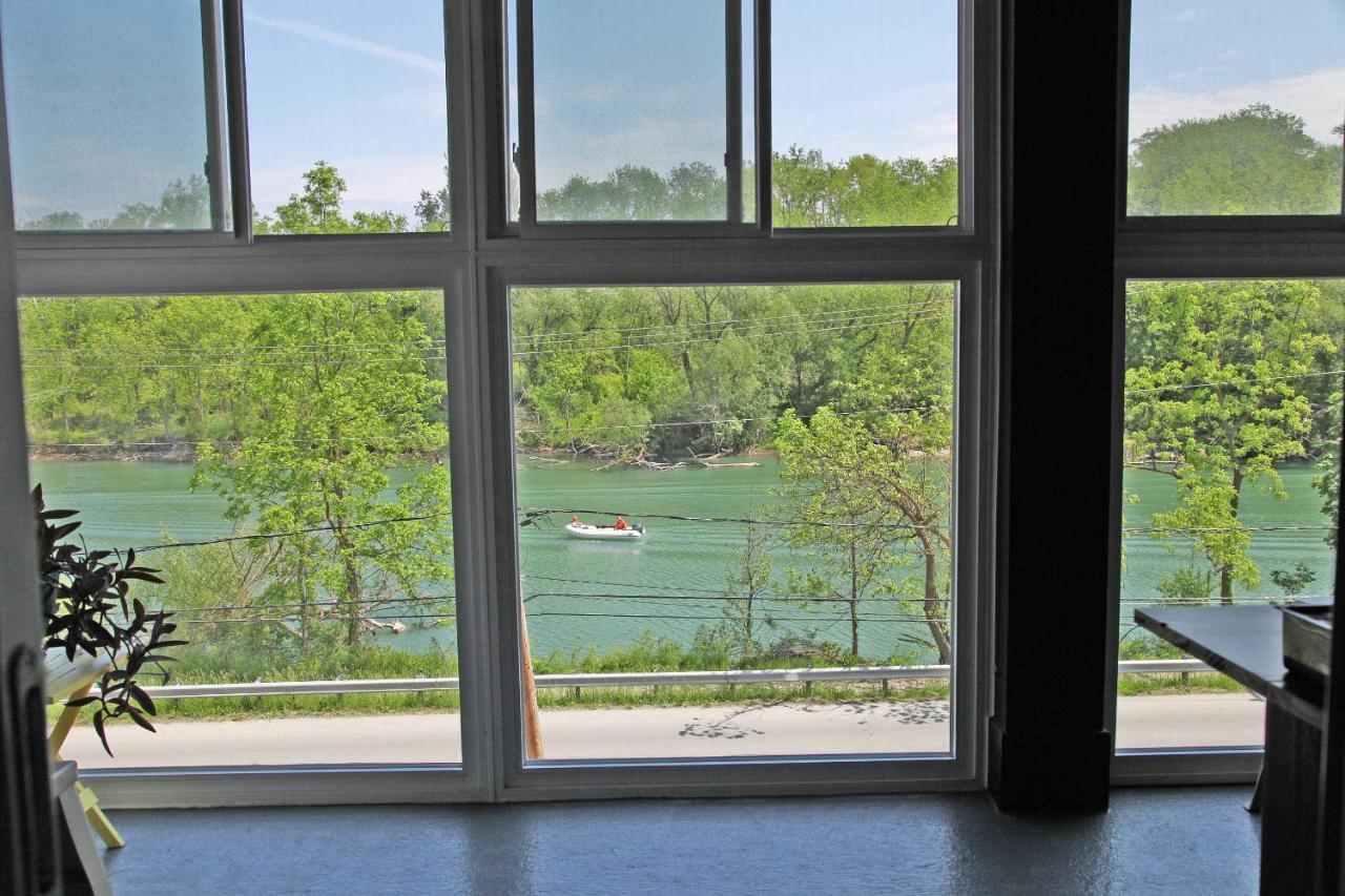 Lily'S House On The 12 Bed & Breakfast Saint Catharines ภายนอก รูปภาพ